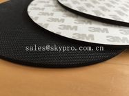 Tapis naturel noir de caoutchouc mousse avec le support adhésif de 3M pour le tapis de souris et la garniture
