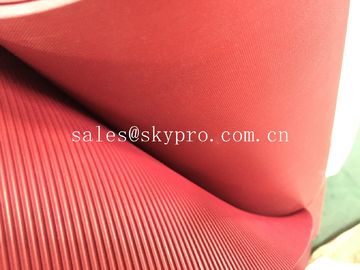 Tapis en caoutchouc industriel de plancher avec des couleurs et des textures assorties