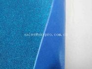 Le caoutchouc mousse flexible d'EVA couvre le scintillement auto-adhésif bleu d'épaisseur de 1mm