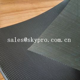 Soling en caoutchouc à haute résistance noir couvre la feuille naturelle en caoutchouc de gomme de modèle de vague de W pour le matériel de semelle de chaussure