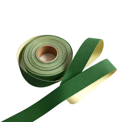 Tape anti-dérapant lumineux et auto-adhésif.