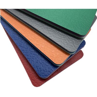 Revêtement de sol en PVC de 3,5 mm à 5,0 mm d'épaisseur pour studio de ballet avec design coloré et surface antidérapante imperméable