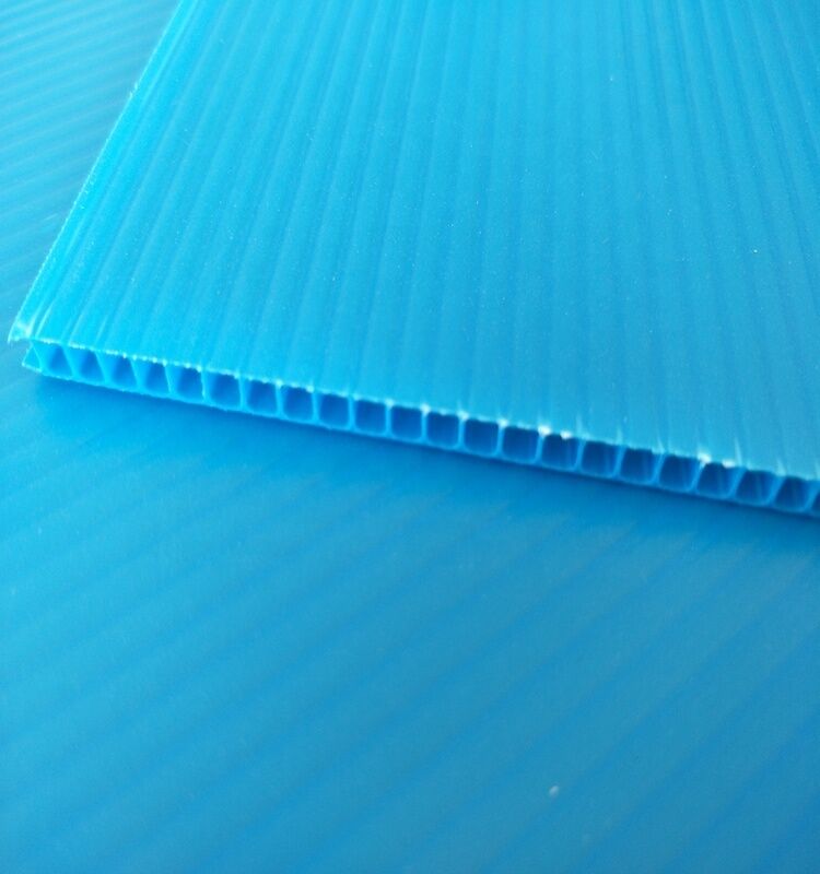 Feuille ondulée en plastique PP recyclable et imperméable de taille personnalisée pour emballage de boîtes